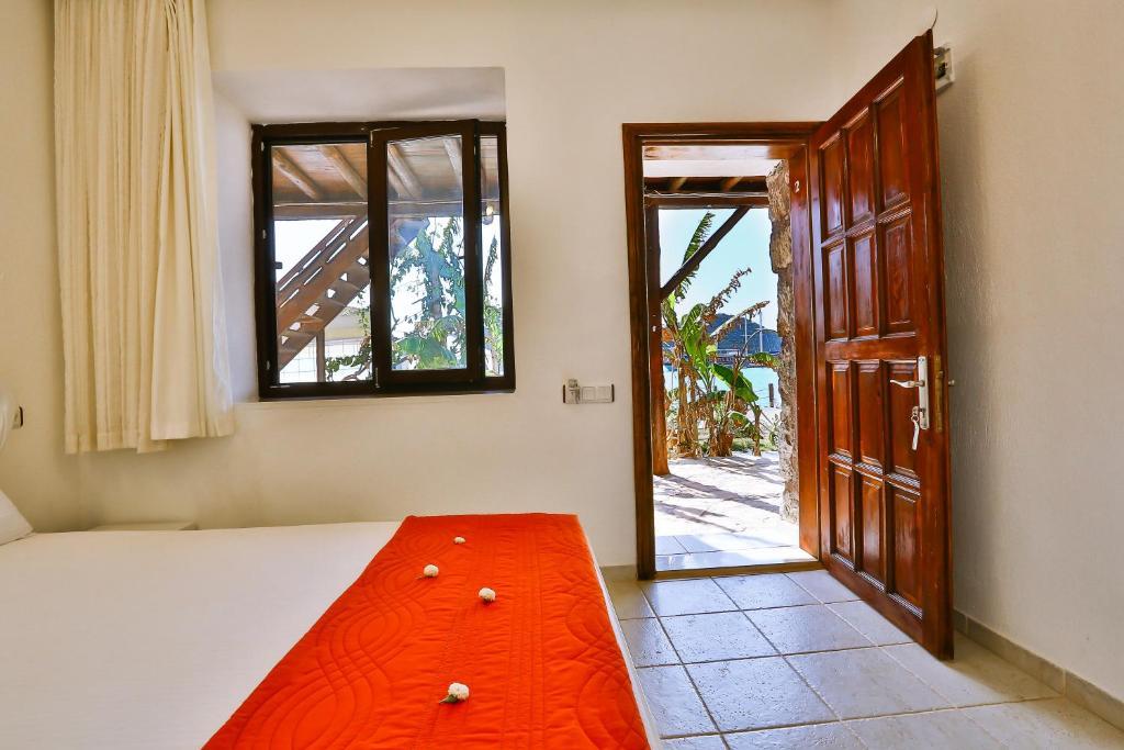 Kekova Theimussa Hotel Kaleucagız Eksteriør billede